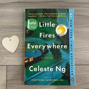 LITTLE FIRES EVERYWHERE by Celeste Ng, Paperback Book
